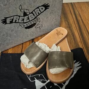 FREE BIRD Women's size 9 Golden Gray Leather Slip On Sandals Beachy Summer